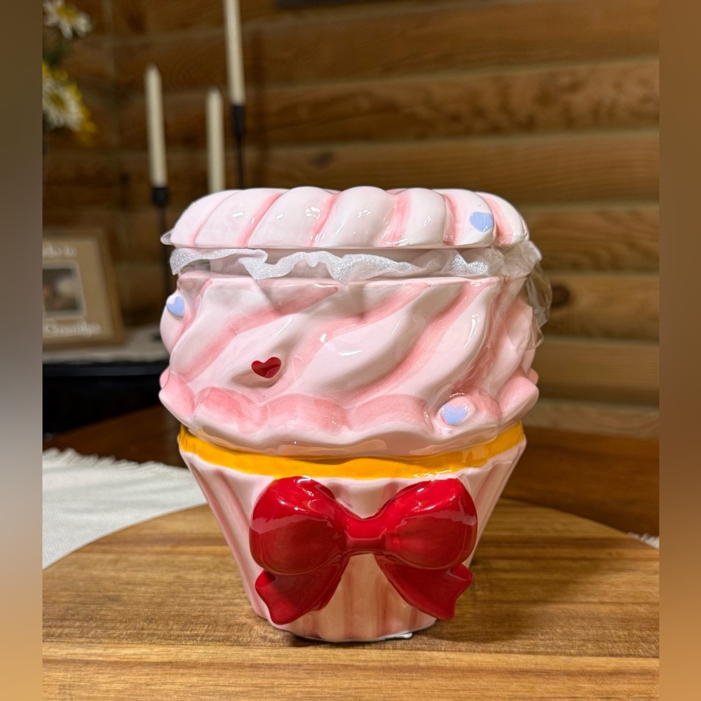 CERAMIC CUPCAKE with Topper